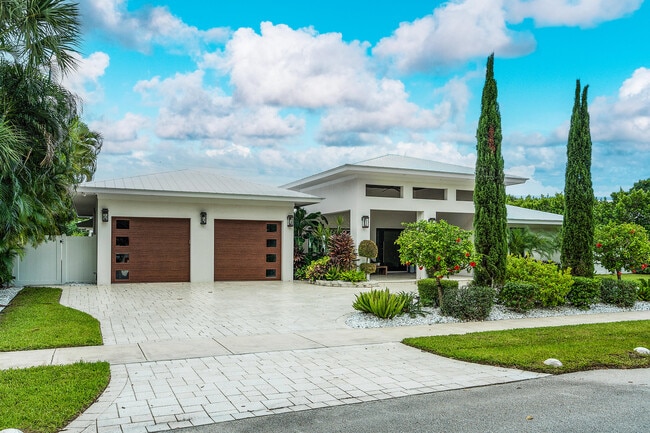 1117 Lake Dr
