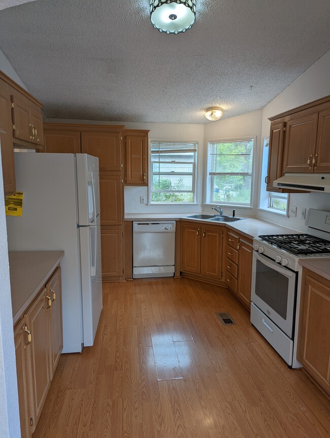 Photo - 514 Holbrook St
