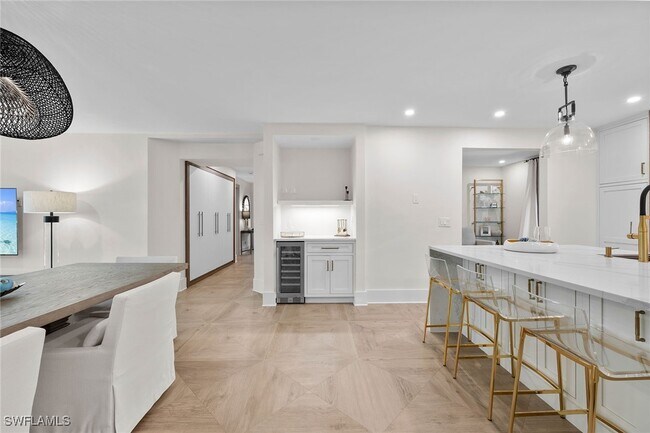 Building Photo - 392 7th Ave S Unit 4