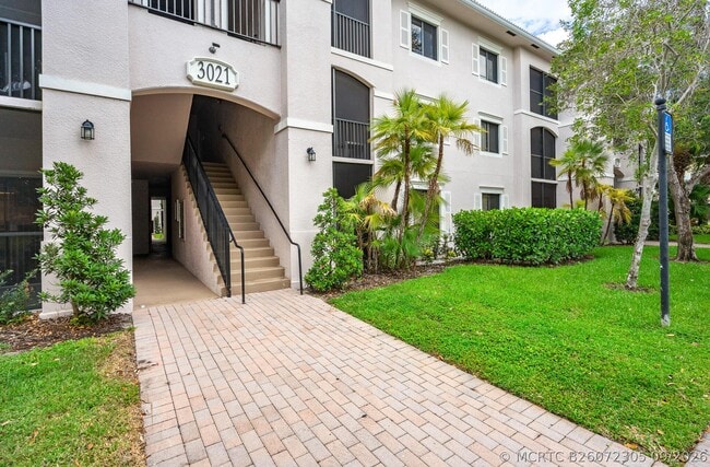 Building Photo - 3021 Alcazar Pl Unit 306