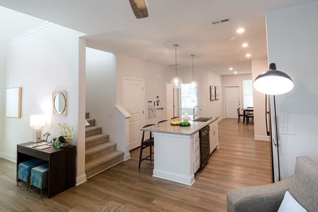 Cocina - Cottages at College Acres (Student Housing) Apartamentos