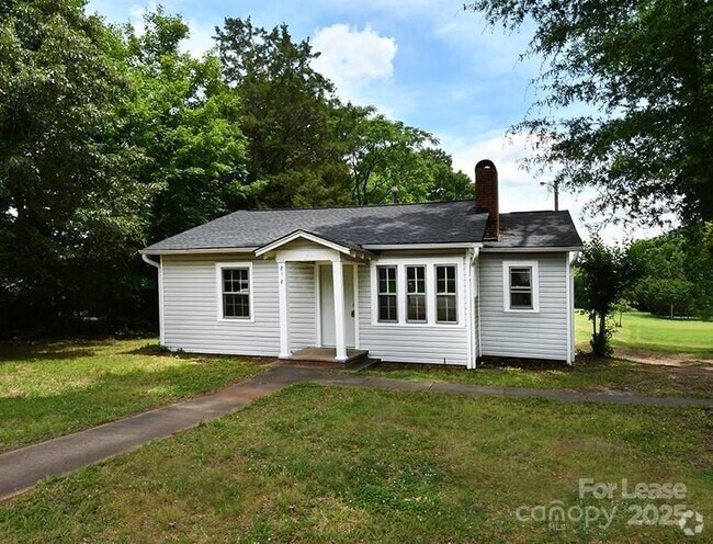 Building Photo - 818 Radio Rd Rental