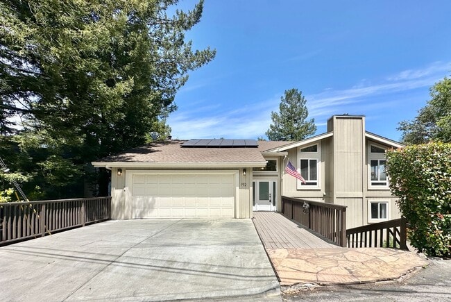 Building Photo - Beautiful San Rafael Home