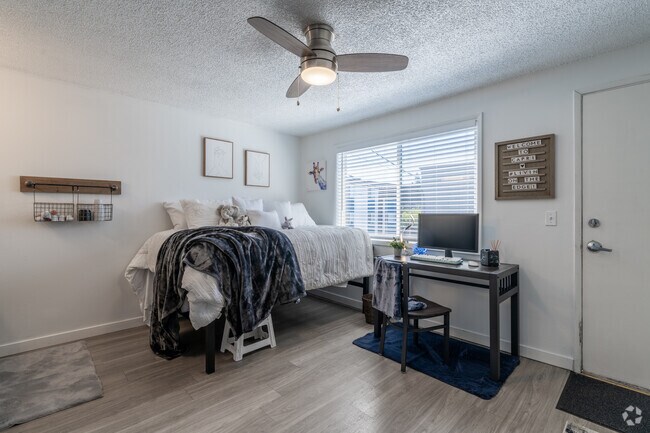 4BR, 1.5BA - 232SF - Bedroom