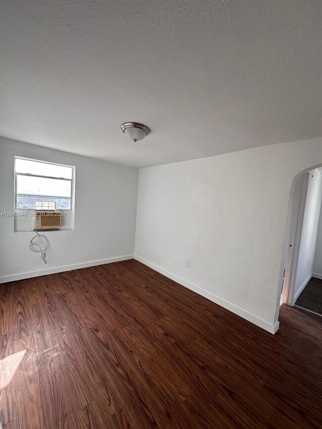 3660 NW 20th Ave Unit 4