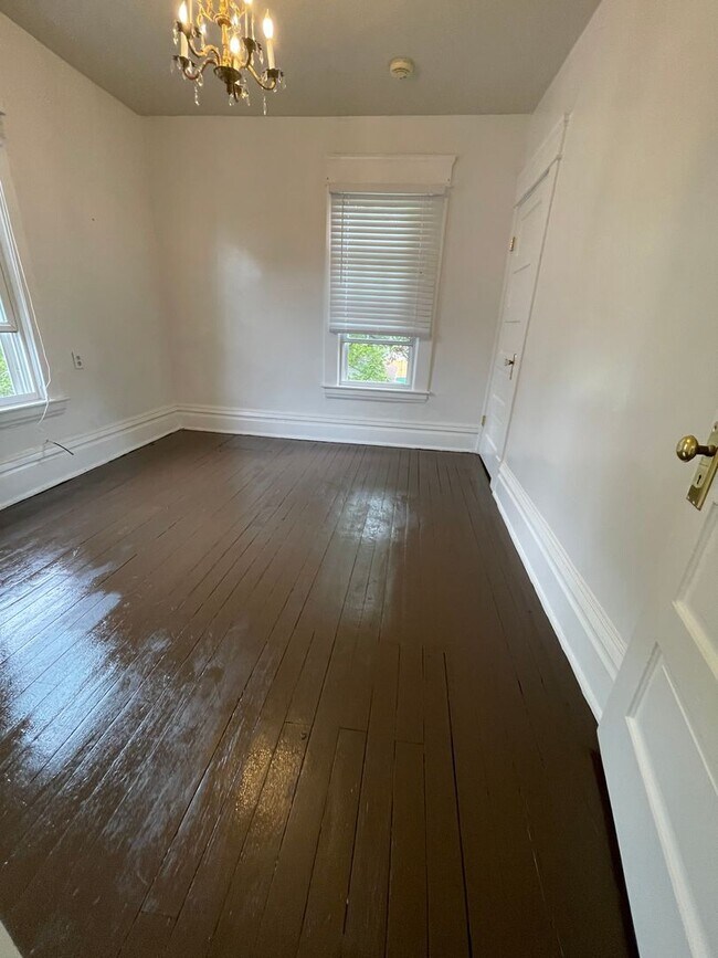 Spacious Beauty Rental For Rent in Parkersburg, WV