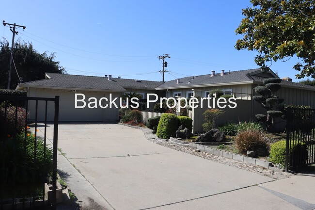 Building Photo - Wonderful three bedroom home in Monterey Park area of South Salinas