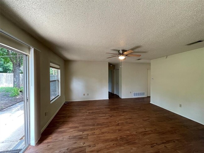 Photo - 2507 Sweet Clover Dr