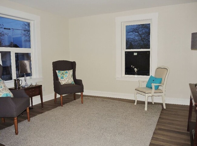 Photo - 614 E Hartson Ave