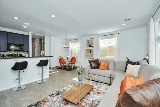 Building Photo - 5411 Lindsay Ln