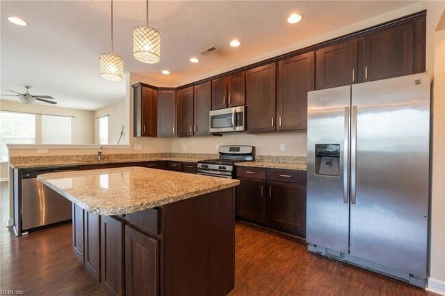 302 Milton Ct