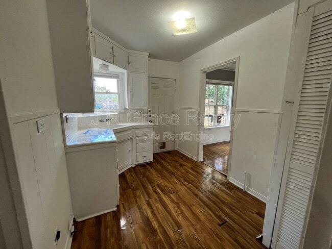 Photo - 2805 Mitchell Ave