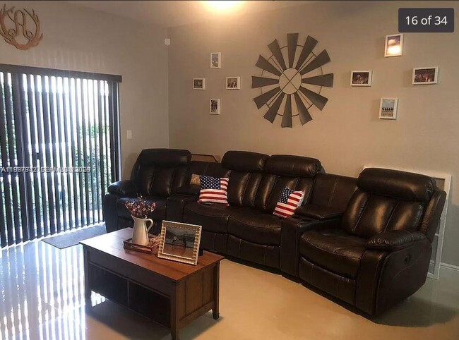 Photo - 4913 SW 141st Ave Unidad 2