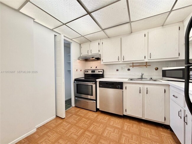 Photo - 8000 Fairview Dr Unidad 203