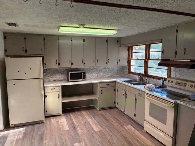 Photo - 904 Stanton Ave