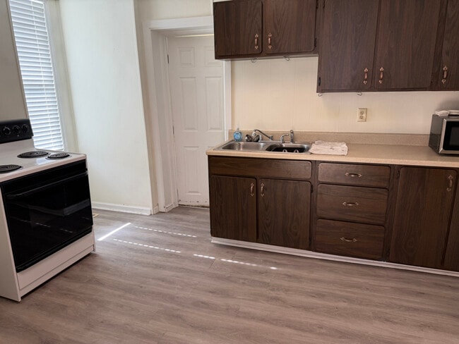 Photo - 516 Front St