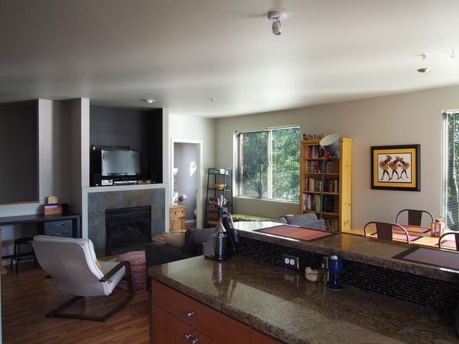 Photo - 8515 N Kellogg St Unidad 2-6