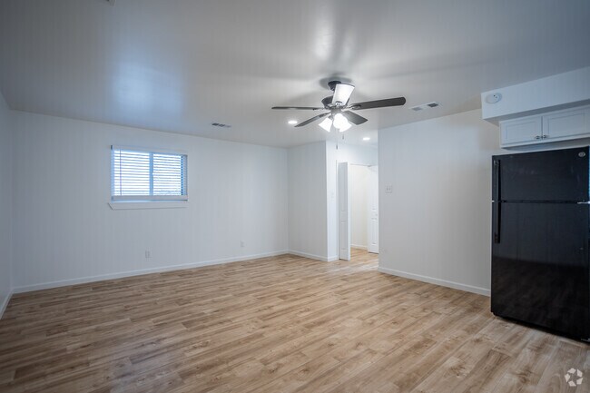 Studio - 522SF - Living/Sleeping