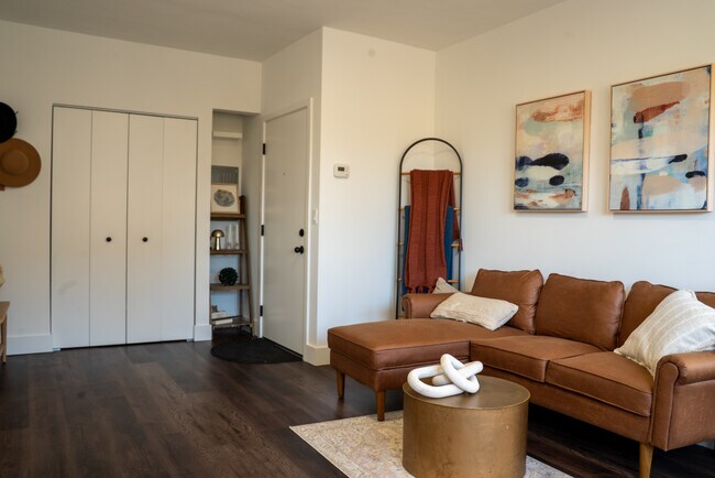 Photo - 1553 W Hollywood Ave