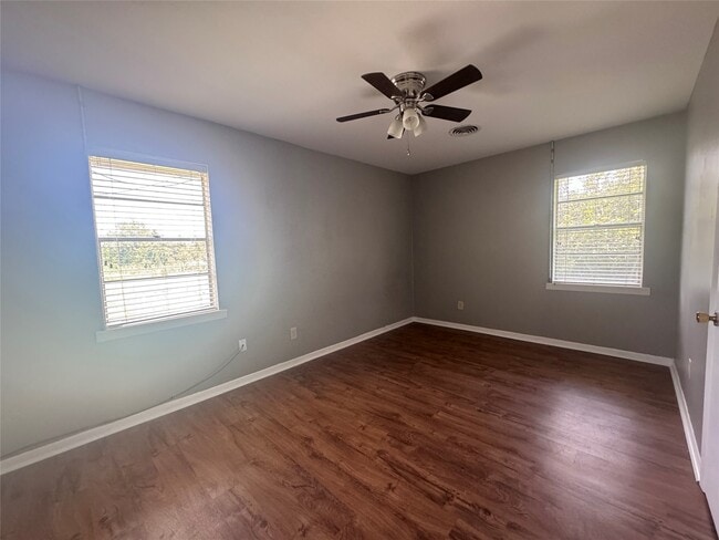 Photo - 802 Hillside Dr