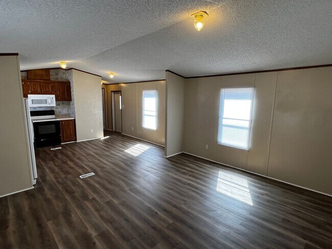 Photo - Elegant 3-Bed, 2-Bath Home for Rent: Move-...