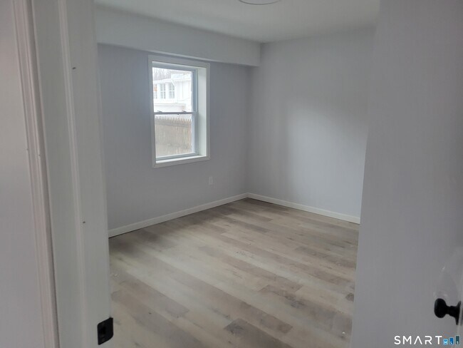 Photo - 194 Hartford Rd Unit B