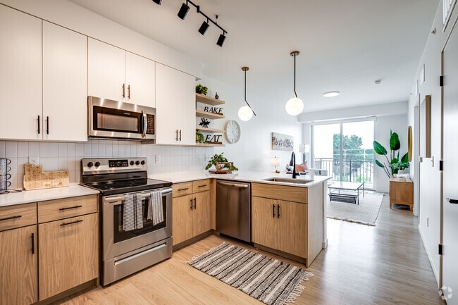 Cityline - 1BR, 1BA - 568SF – Nokomis - CityLine