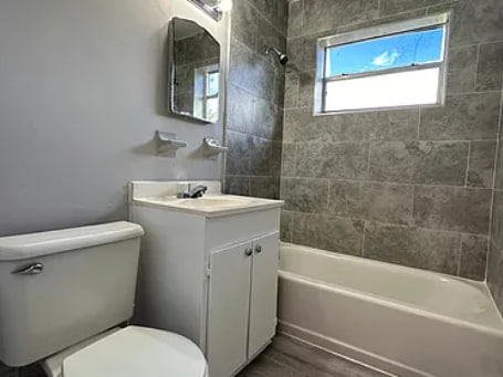 Photo - 639 SW 5th St Unit 2