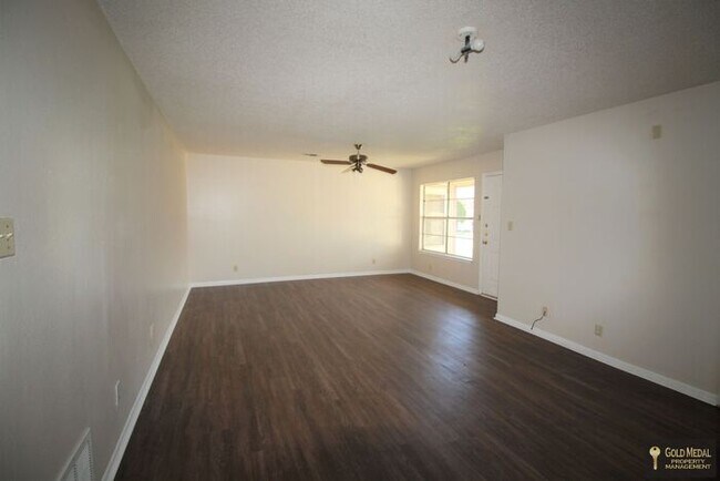 Photo - 1706 Cole St