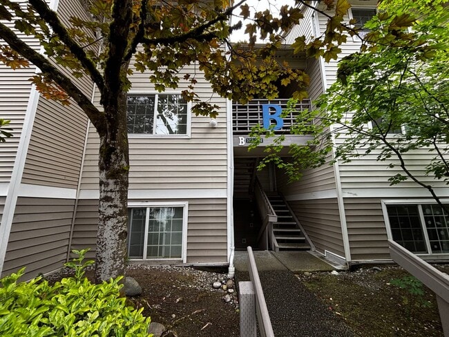 Building Photo - Warm & Cozy 2 Bedroom Condo for Rent in Everett