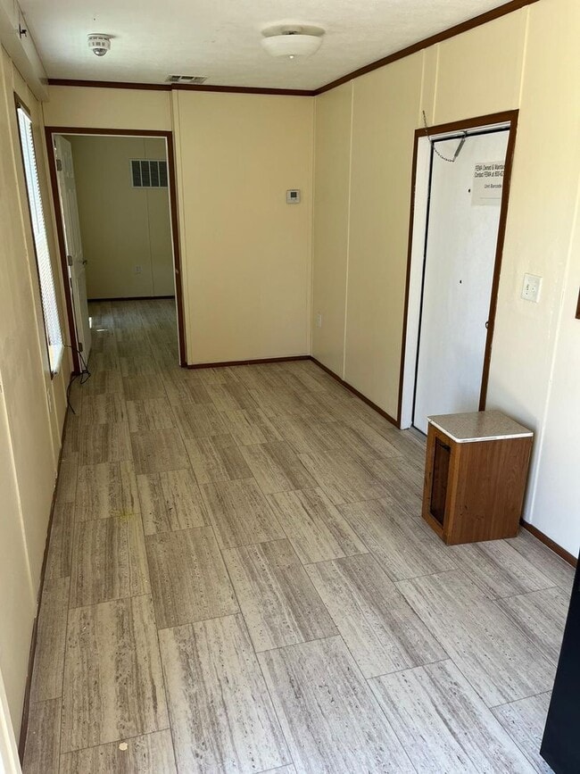 Photo - 1 bedroom/1bathroom home in the Star Dust Manufactured Home Community.