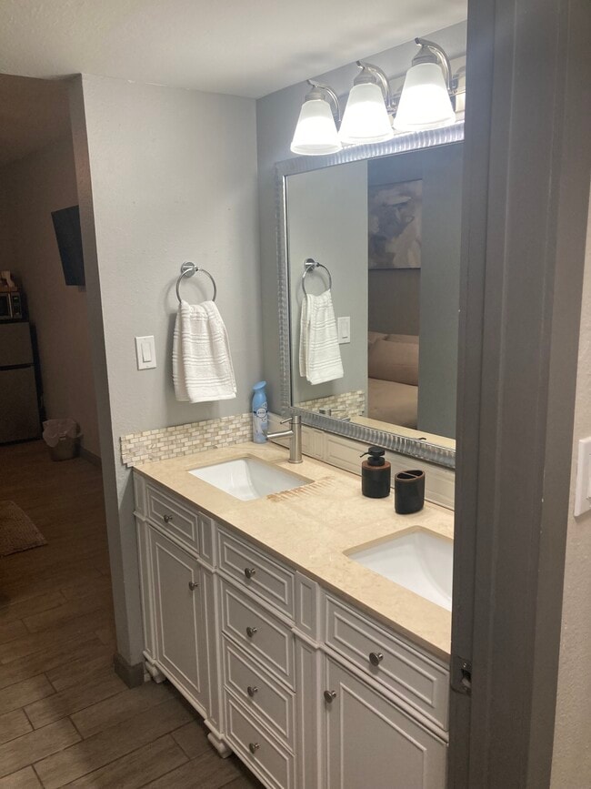 Photo - 931 S Casitas Dr