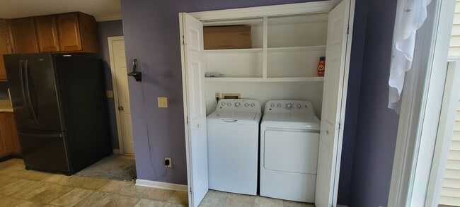 Photo - 105 Amick St