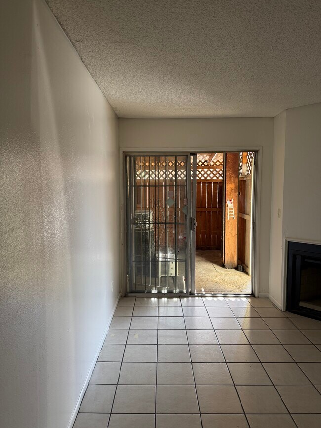 Photo - 11951 Vanowen St