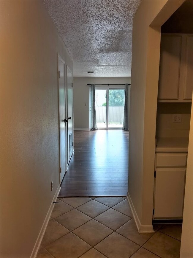 Photo - 7 Lakeshore Cir