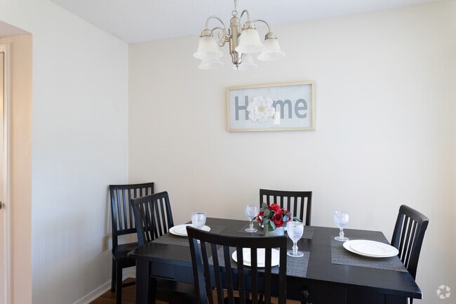 2BR, 1.5BA