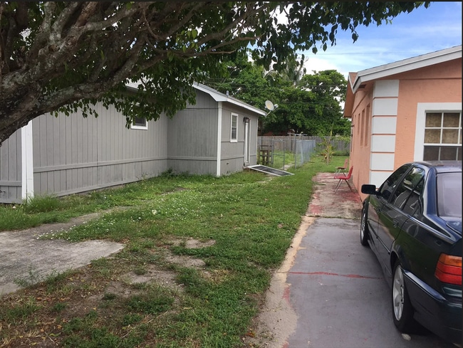 Photo - 347 NW 6th Ave