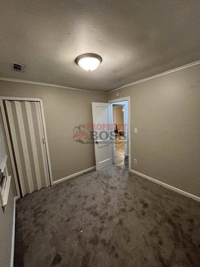 Photo - 2227 Georgia St