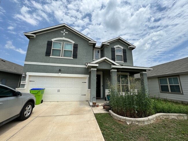 Building Photo - Modern 3-Bedroom Home Near Alamo Ranch wit...