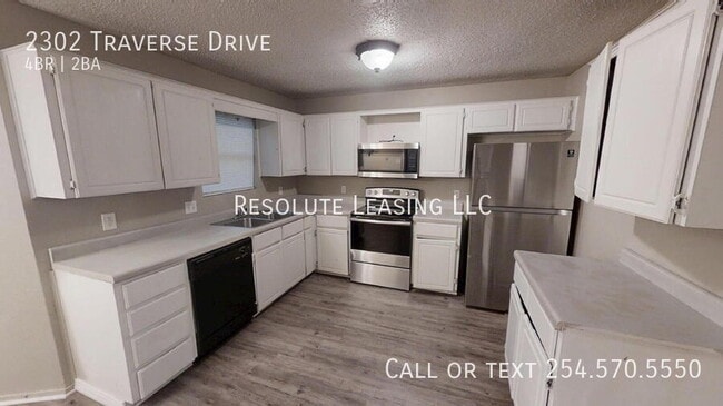 Photo - 2302 Traverse Dr
