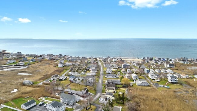 Building Photo - 102 Chalker Beach Rd