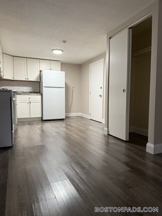 Photo - 887 Varnum Ave Unit 1