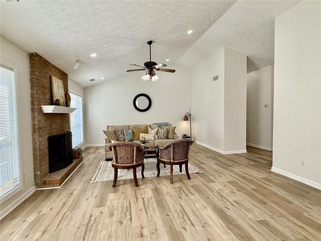 Photo - 3267 Summit Glen Dr