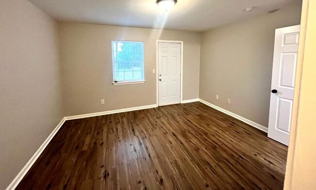 Building Photo - Two bedroom, 1.5 bath condo in High Point--Oakmont Condominiums Unit 2912-D Creekview Ct