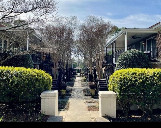 Photo - 3675 Peachtree Rd NE Unidad 10