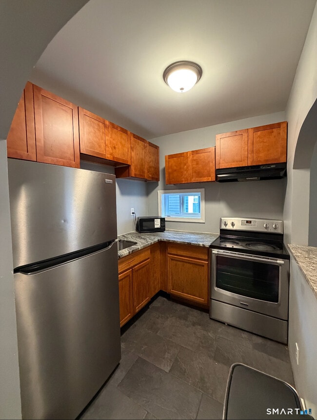 589 Winchester Ave Unit 2