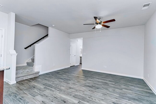 Photo - 125 Marthawood Ln