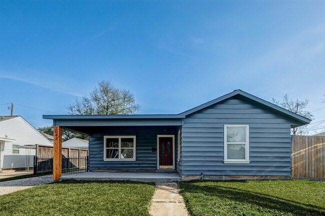 Building Photo - 2043 Alta Vista St