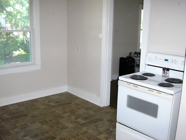 Photo - 1635 Sharon Dr