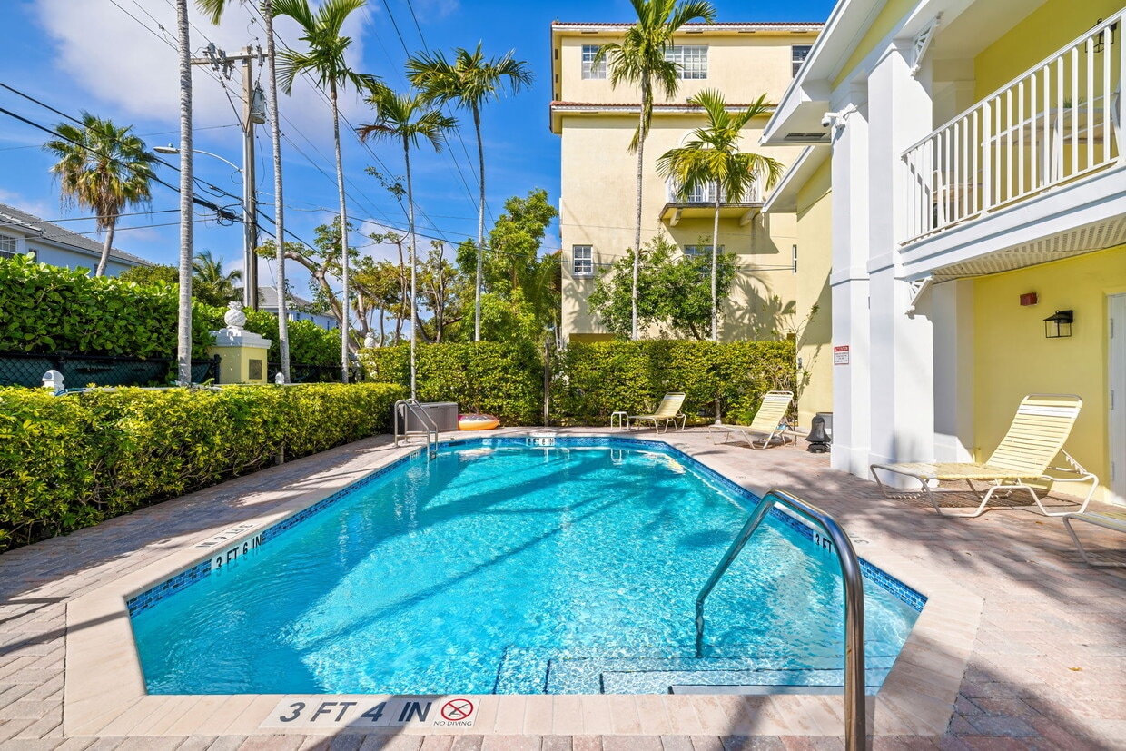 Photo - 2660 NE 8th Ave (Wilton Manors, FL)